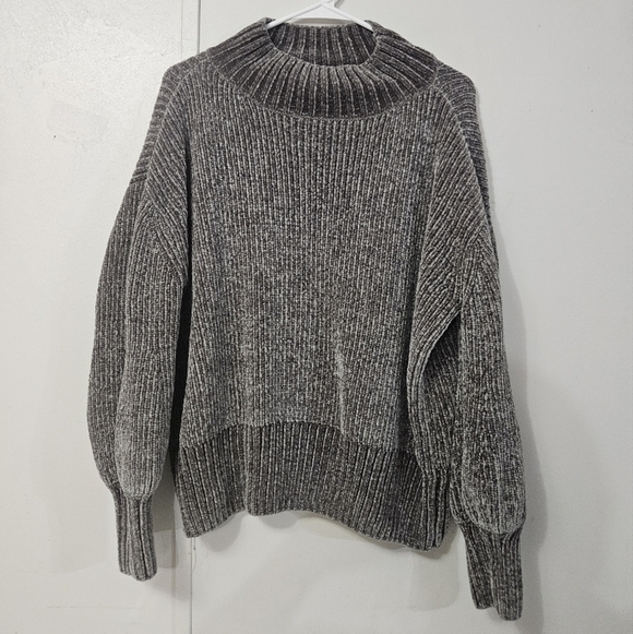 Cynthia Rowley Sweaters - Cynthia Rowley Gray Long Sleeve Sweater!